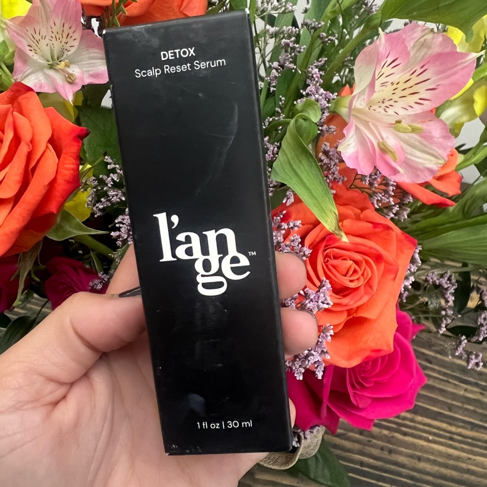 Lange Black Makeup Collection Sleek Modern Design